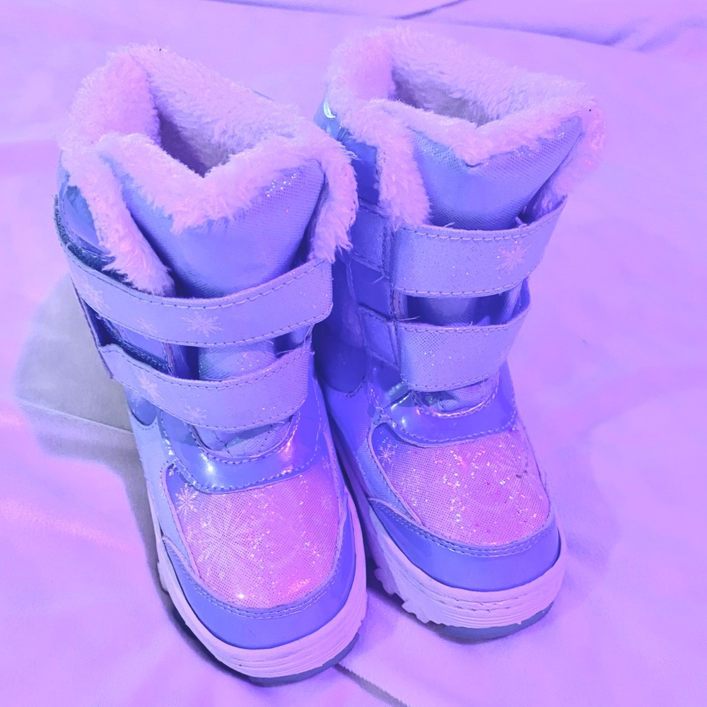 Disney’s Frozen Anna and Elsa Toddler Winter Boots Size 8